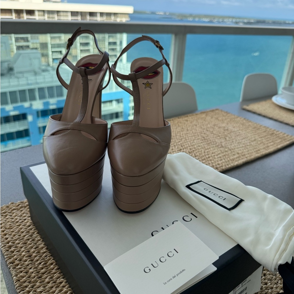 Gucci tan color hight heels - Picture 2 of 9